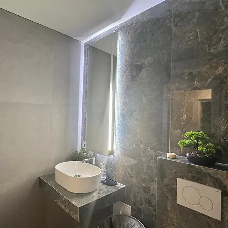 Salt & Stone * 里耶卡